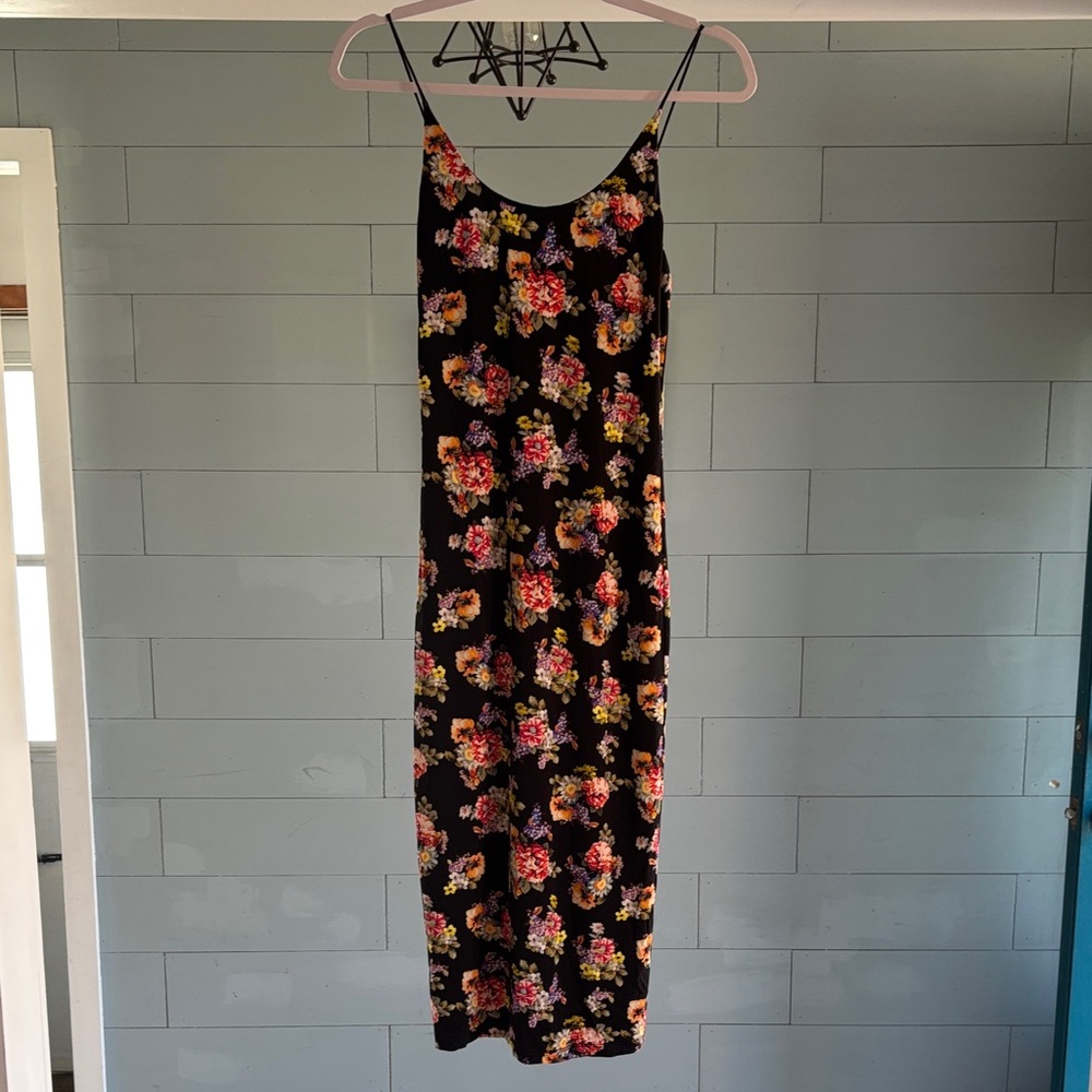 ALICE + OLIVIA
Delora Spaghetti Strap Bodycon Midi‎ Dress